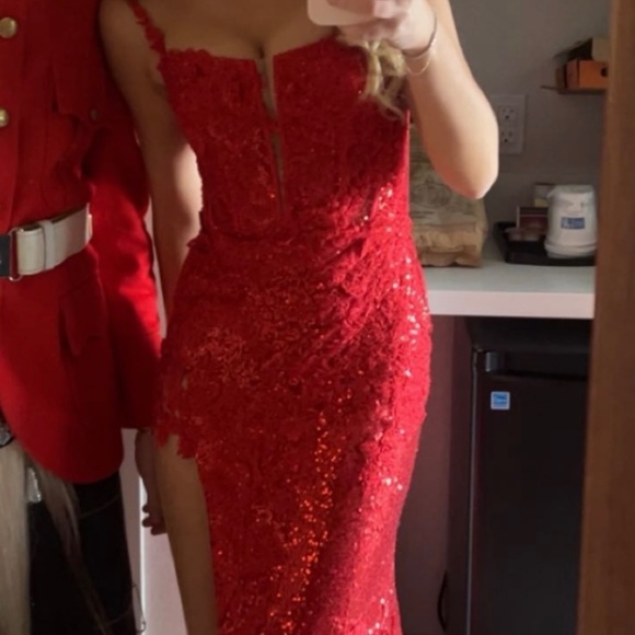 Sheri Hill Prom Dress in Size 4 - Picture 13 of 13